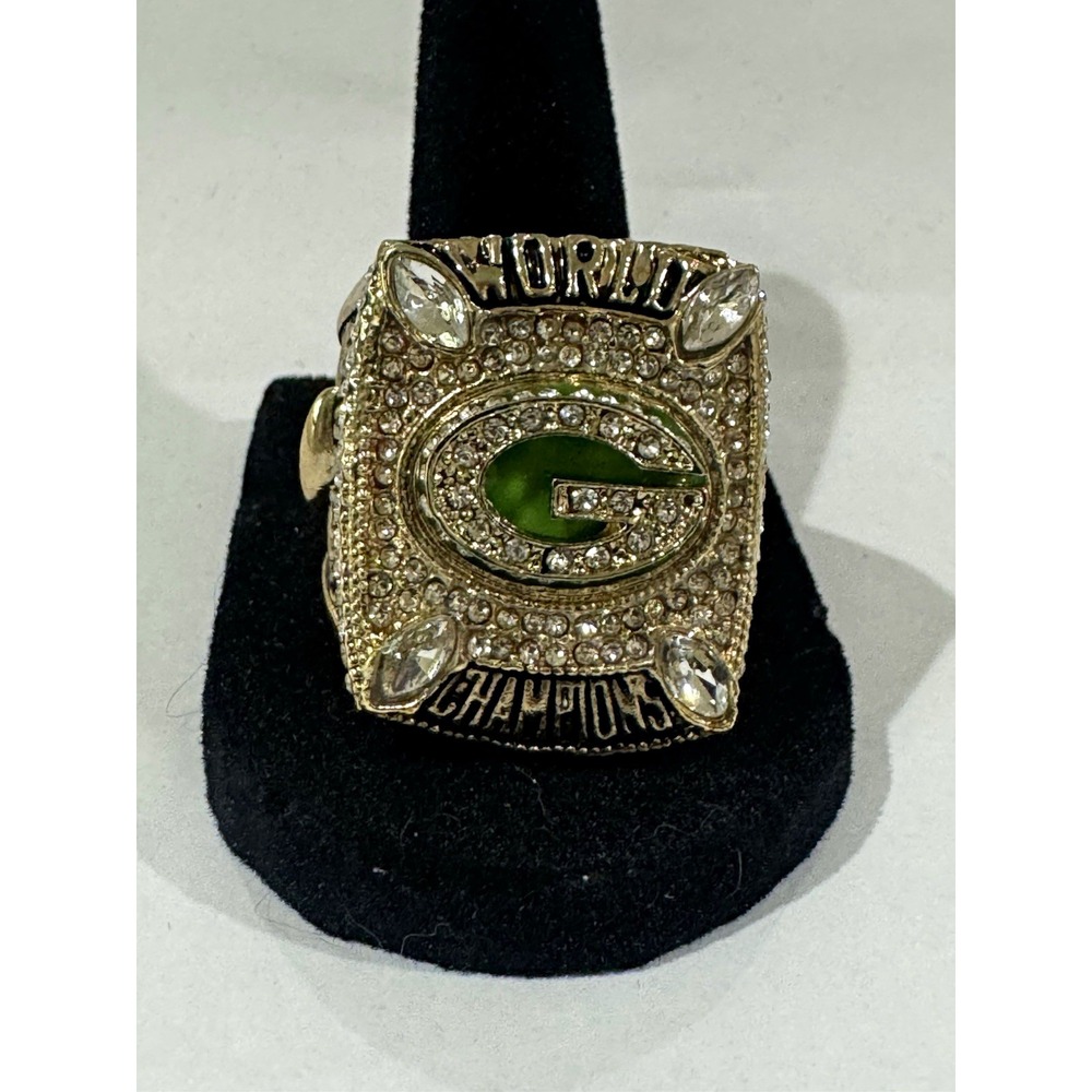 Men's Championship Style Ring Size 11.5 Silver Tone w/ Green Stone